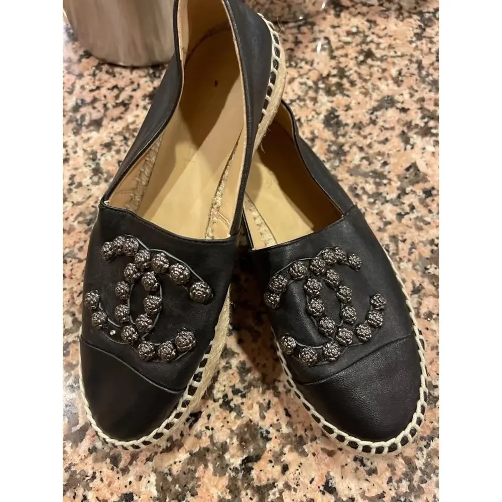 Chanel CC Camellia Studded Lambskin Leather Espadrilles size 35 US 5 (san100